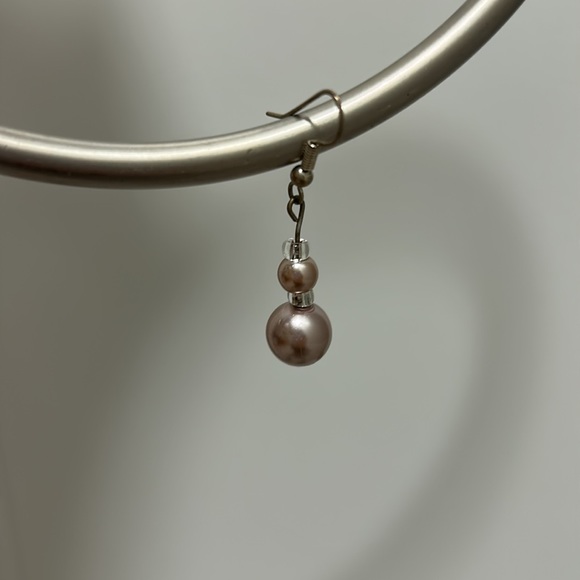 Pink Pearl earrings *free* with another purchase - Picture 3 of 3
